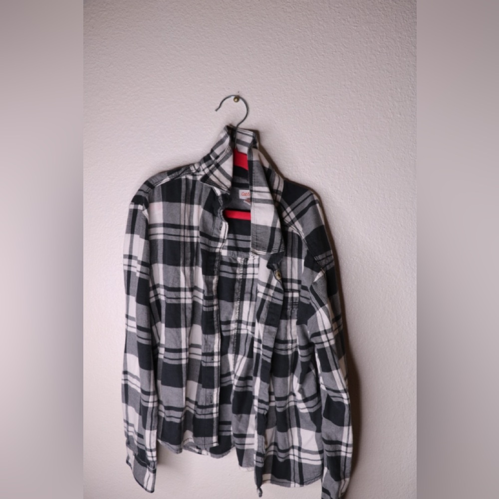 Grey and white plaid top
